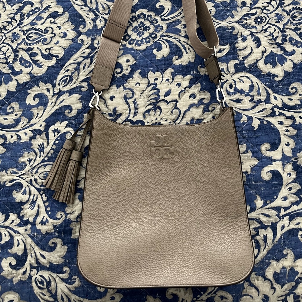 Tory Burch Thea crossbody bag in excellent used condition.
